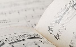 Как музыка помогает в развитии незрячего ребёнка?