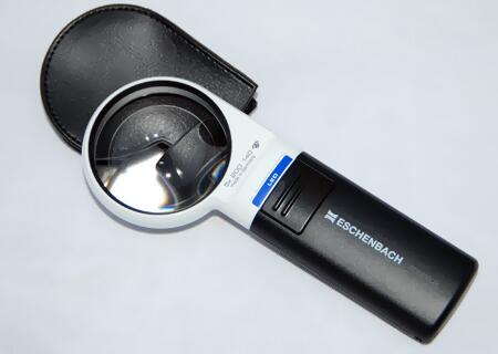 Лупа карманная с подсветкой Illuminated Magnifiers MOBILUX LED 5х (Германия)