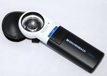 Лупа карманная с подсветкой Illuminated Magnifiers MOBILUX LED 12,5х (Германия)
